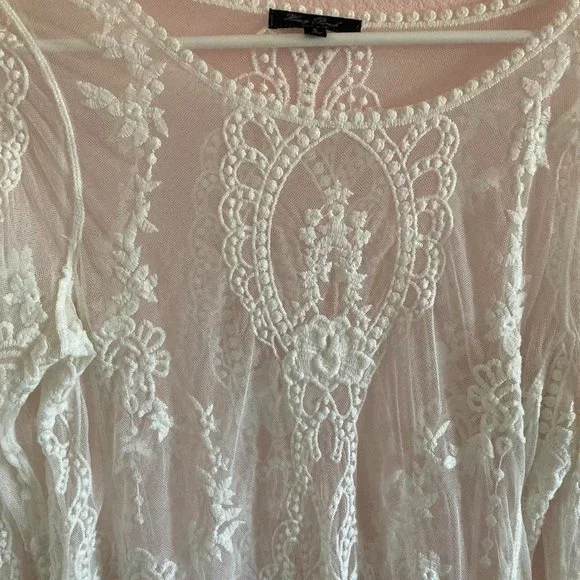 Size small-Honey punch white laced blouse - Picture 2 of 3